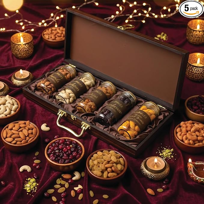 Premium Dry Fruits Gift Box Set, 750g, Cashews, Almonds, Raisins, Cranberries and Kesar Malai Almond Daggers